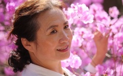 主动把奶头放进男朋友嘴巴里